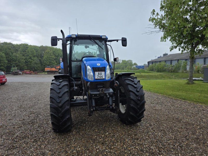 New Holland T6050 MED FRONTLIFT