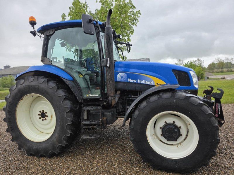 New Holland T6050 MED FRONTLIFT