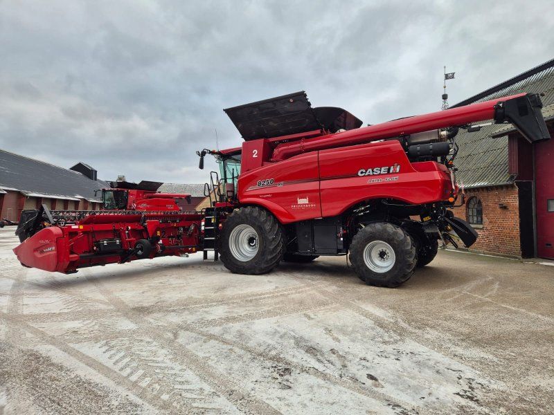 Case IH AXIAL-FLOW 8250