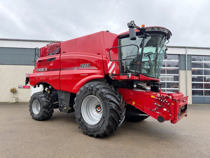 Case IH AXIAL-FLOW 8250