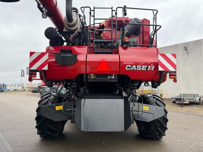Case IH AXIAL-FLOW 8250