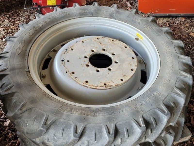 Kleber 270/95R32