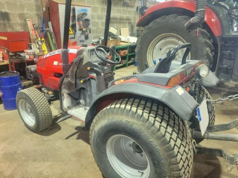 Massey Ferguson 2405