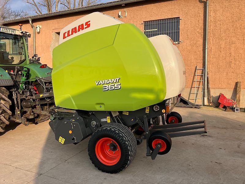 Claas Variant 365 RC