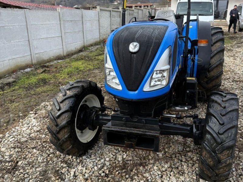 New Holland T4.90