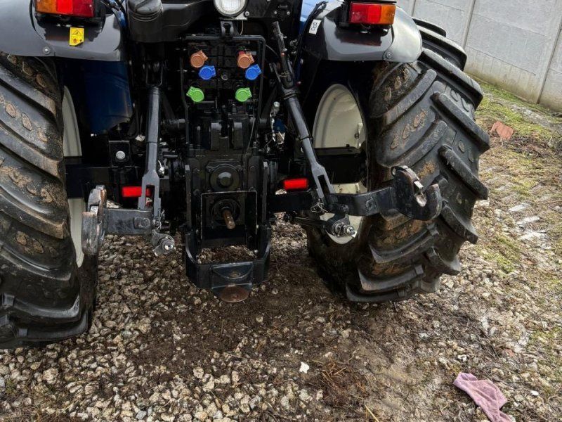 New Holland T4.90