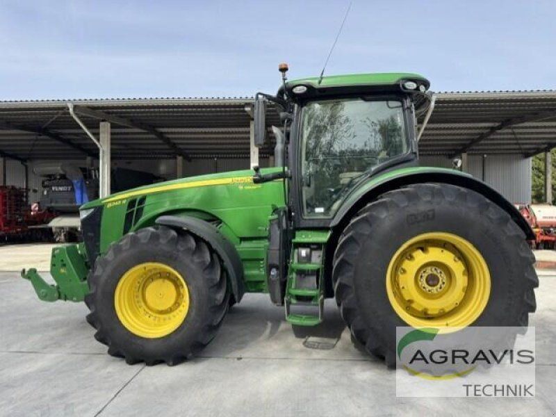 John Deere 8245R