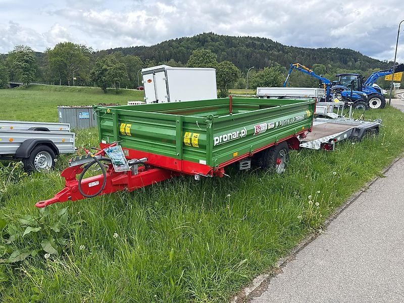 Pronar T645/2 mit Auflaufbremse