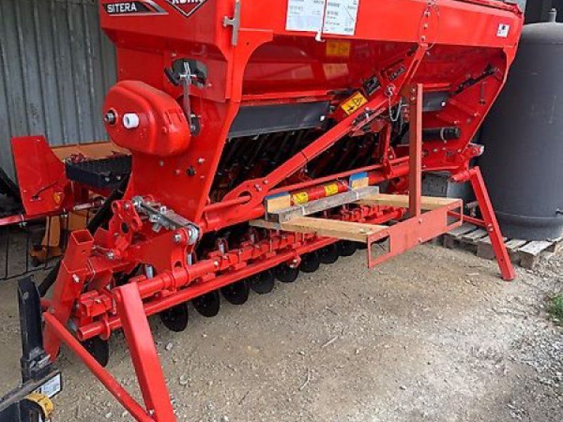 Kuhn Sitera 320D-24M + HRB 303D