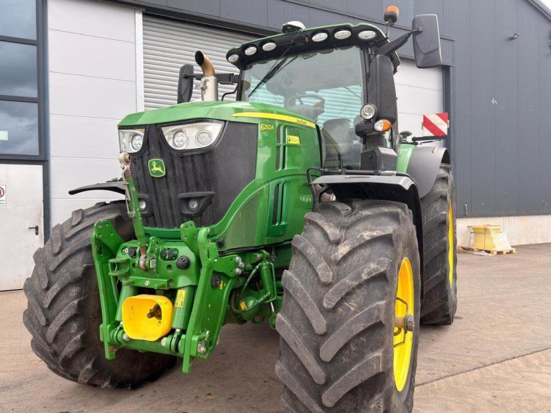 John Deere 6250R Steckachse, Command PRO