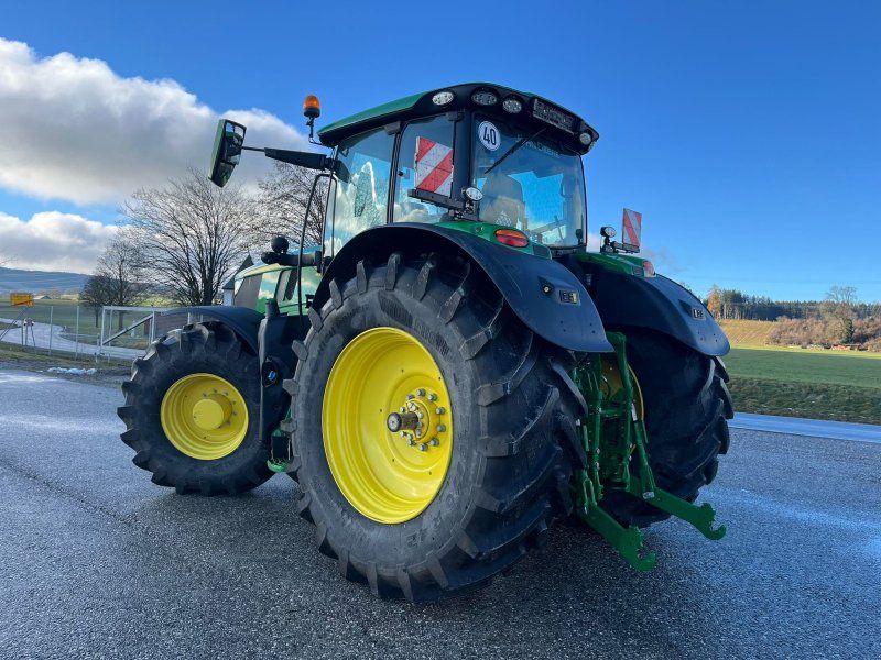 John Deere 6R215