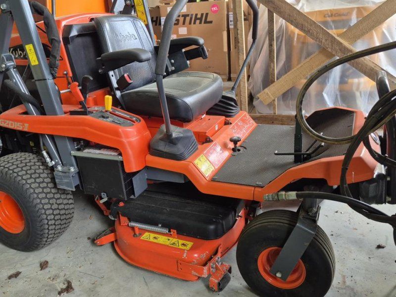 Kubota GZD15 HD-3 Zeroturn + Hochentleerung