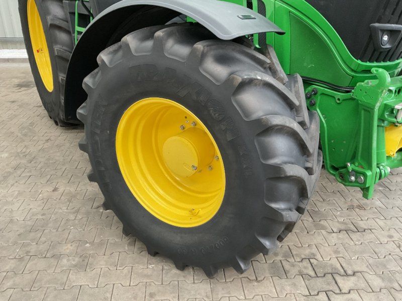 John Deere 6R 250