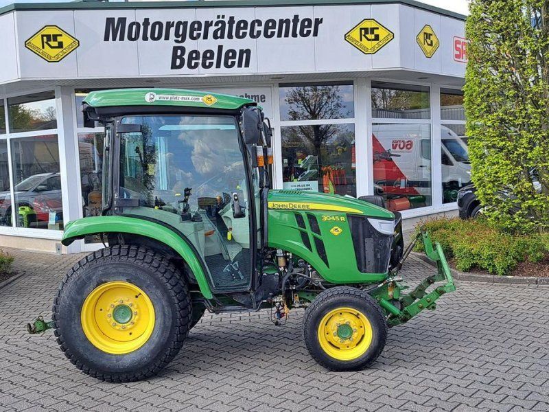 John Deere 3045R