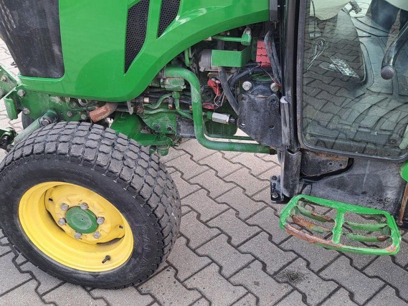 John Deere 3045R