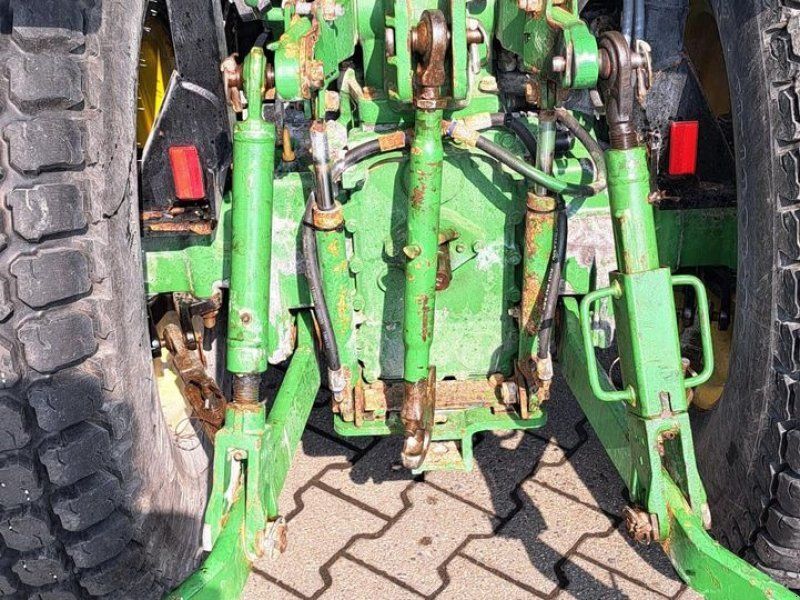 John Deere 3045R
