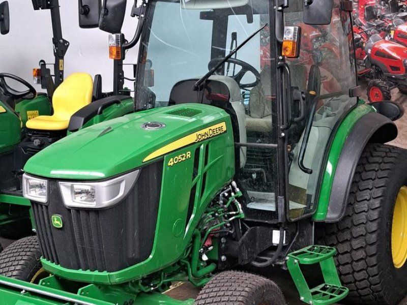 John Deere 4052R