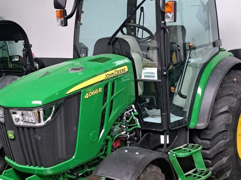John Deere 4066R
