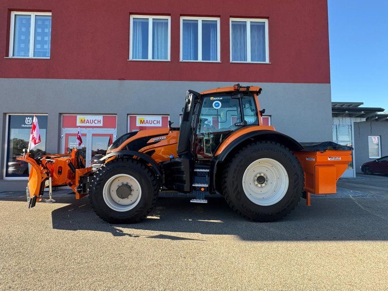 Valtra T215