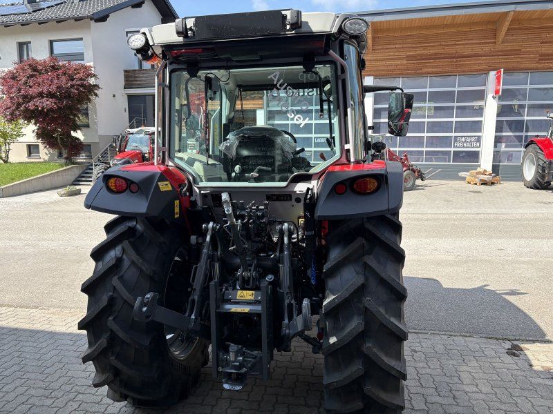 Massey Ferguson 5M.115