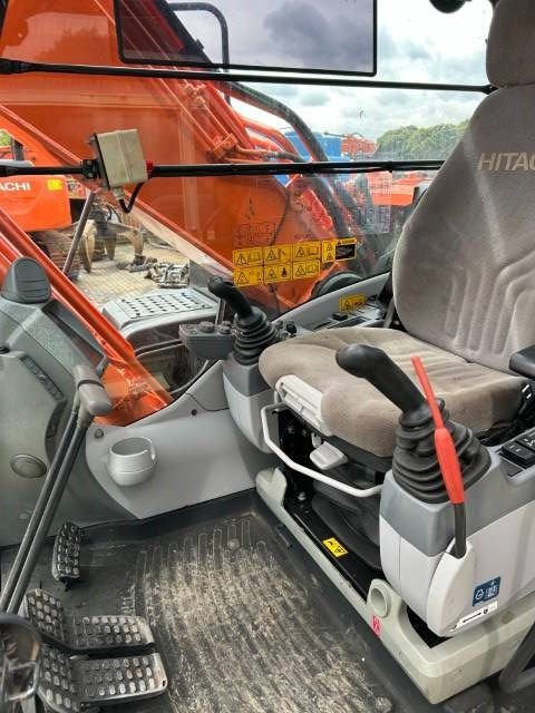 Hitachi ZX 210 LC-5B