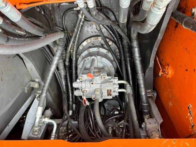 Hitachi ZX 210 LC-5B