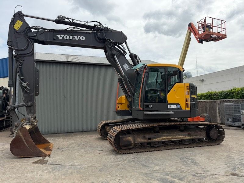 Volvo ECR 235 E