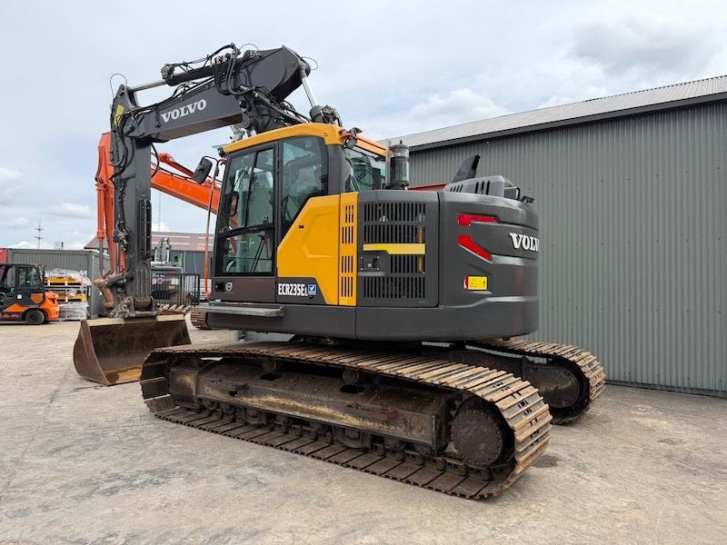 Volvo ECR 235 E