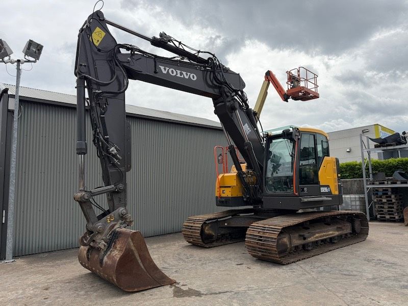 Volvo ECR 235 E