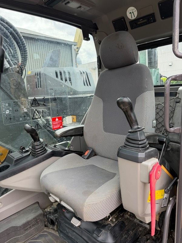Volvo ECR 235 E