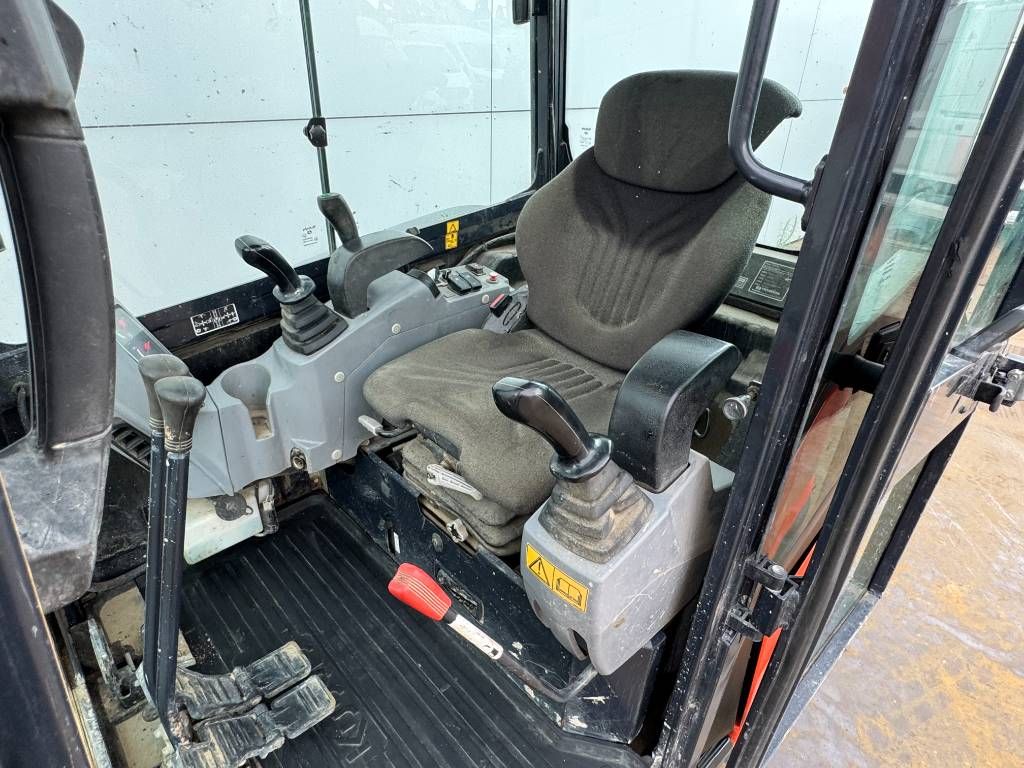 Kubota KX027-4 - Hammer Lines / Quick Coupler