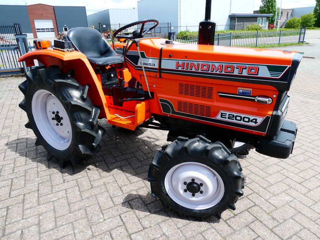 Hinomoto E2004 4wd / 0852 Draaiuren / Miditrekker