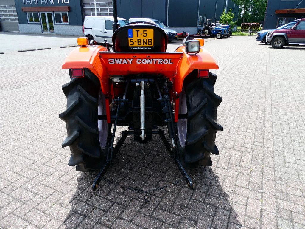 Hinomoto E2004 4wd / 0852 Draaiuren / Miditrekker
