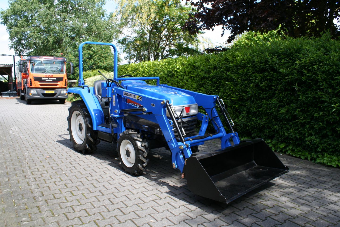 Iseki Geas 21 with front loader from €95,00 per month
