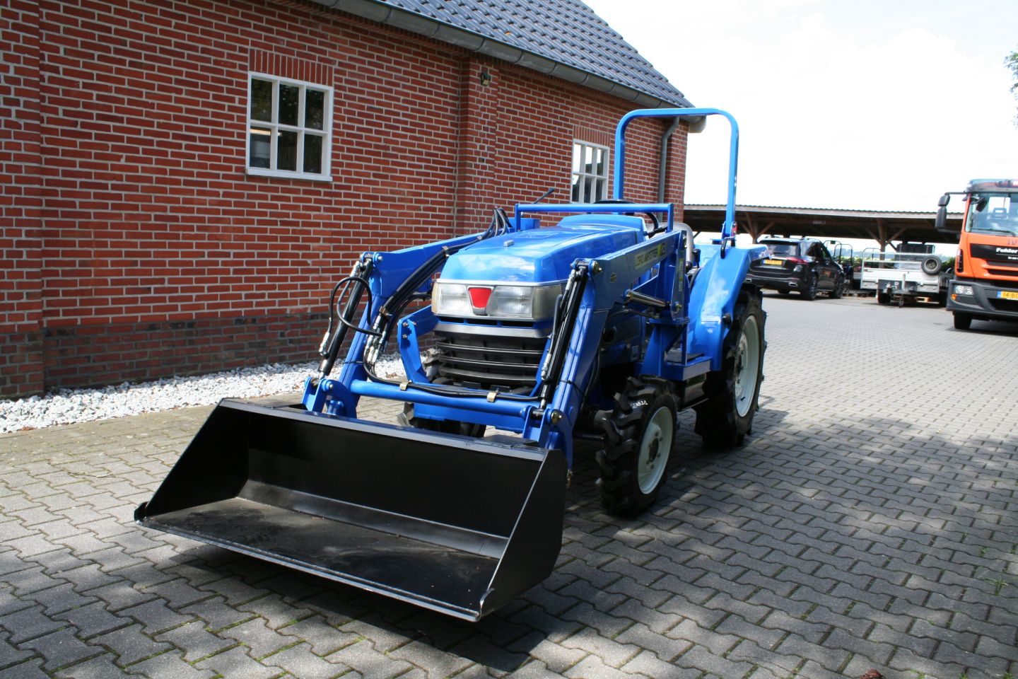 Iseki Geas 21 with front loader from €95,00 per month