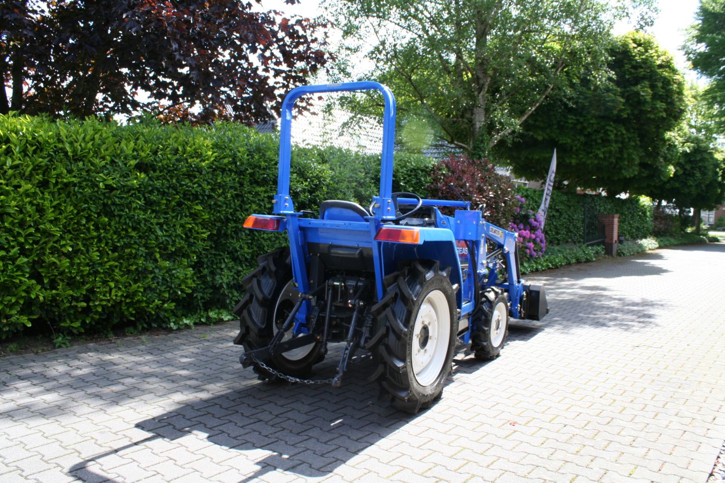 Iseki Geas 21 with front loader from €95,00 per month