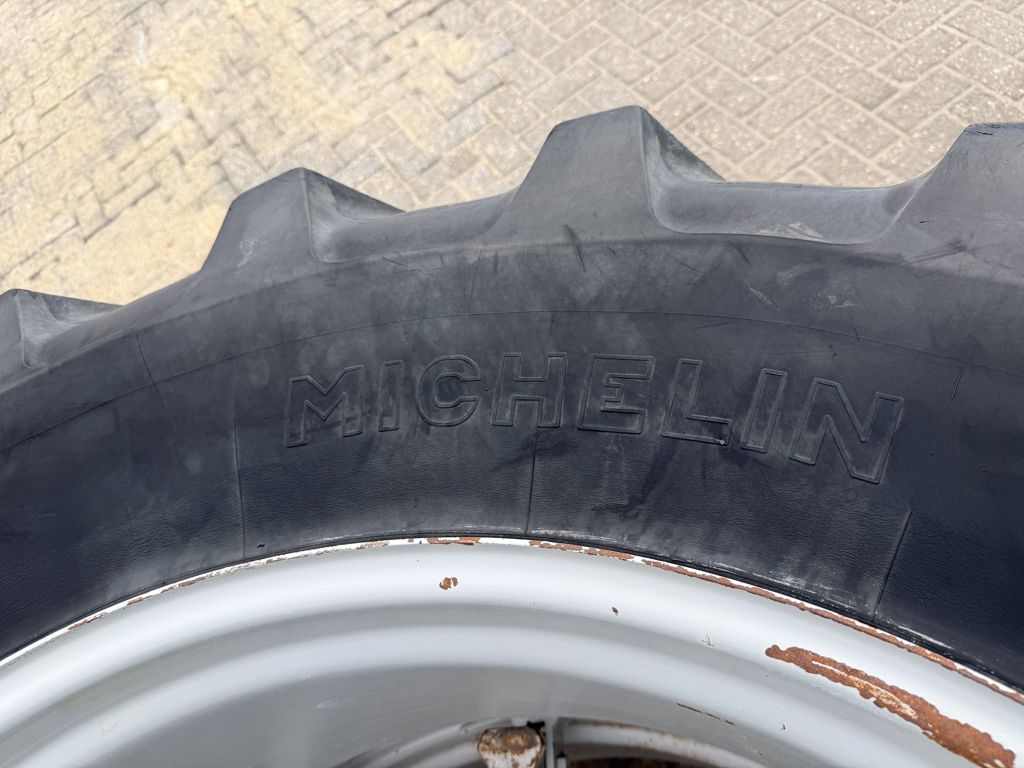 Molcon Dubbellucht 5-ster 18.4R38 Michelin