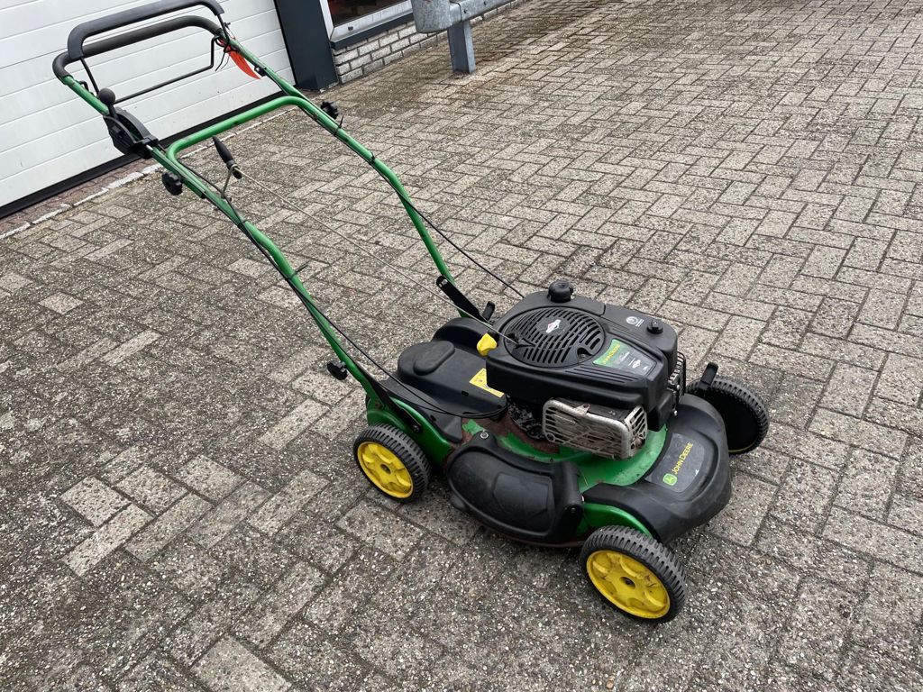 John Deere JS63V