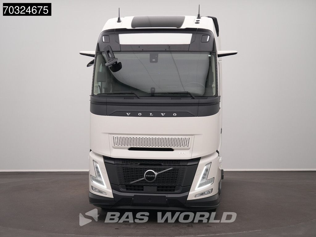 Volvo FH Aero 500 4X2 ONLY 6000KM! Globetrotter XL 2 tanks Mirrorcams ACC LED