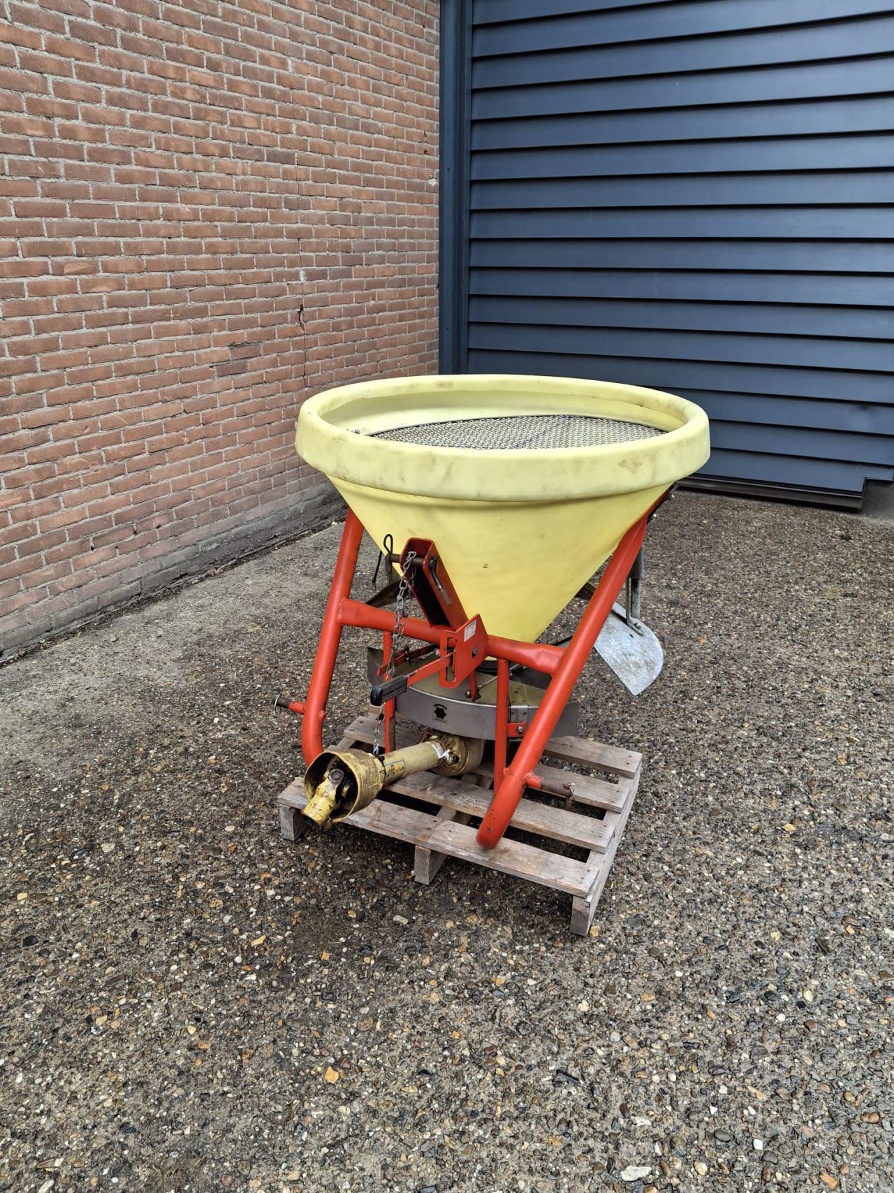 Kunstmeststrooier Agromehanica AG250