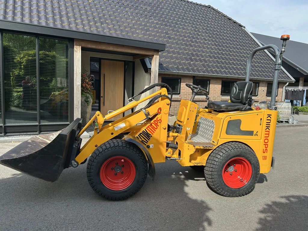Knikmops 130