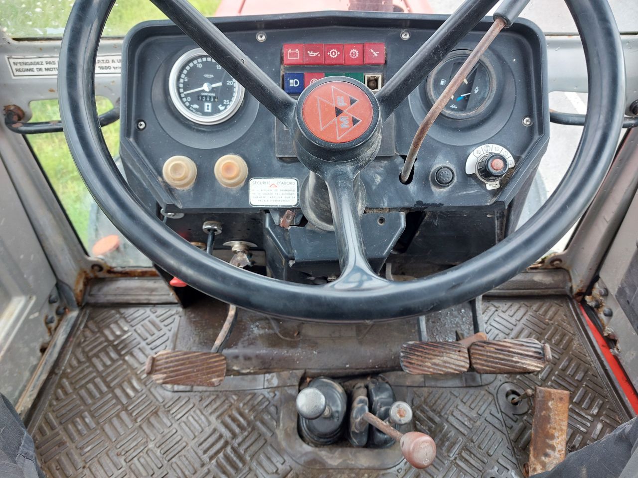 Massey Ferguson 690