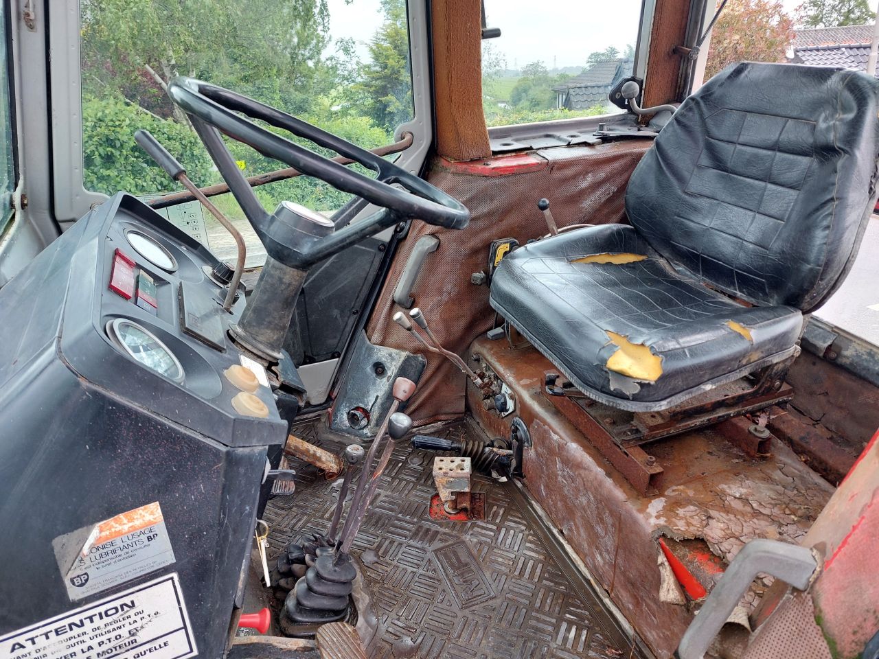 Massey Ferguson 690