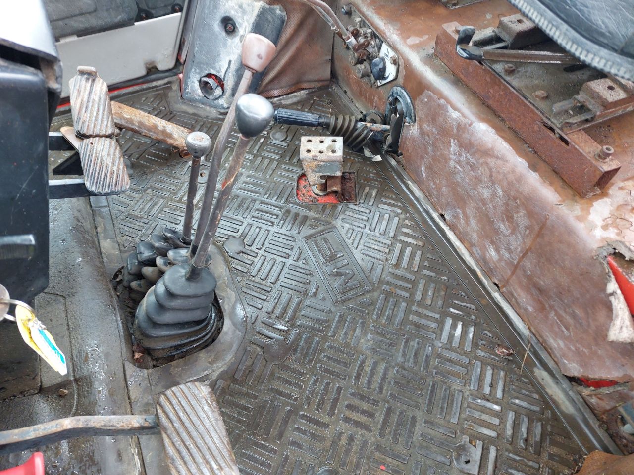 Massey Ferguson 690