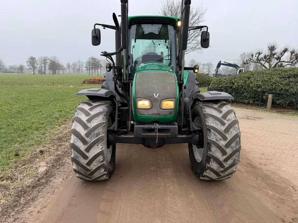 Tractor Valtra C110 Diesel 2005 met Voorlader