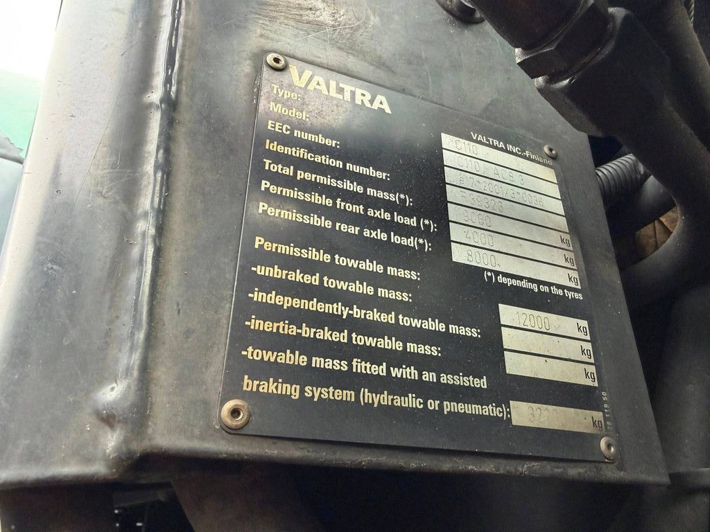 Tractor Valtra C110 Diesel 2005 met Voorlader