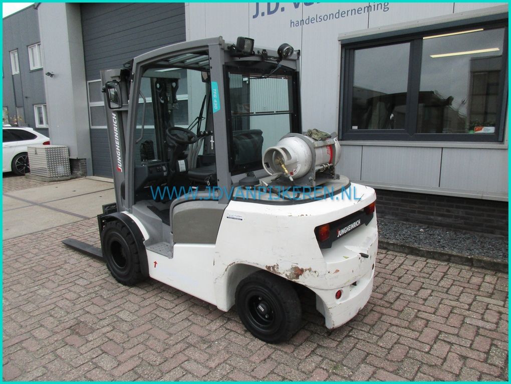 Jungheinrich TFG430 2017 2423uur+triplex4.4m+sideshift+215cmhoog
