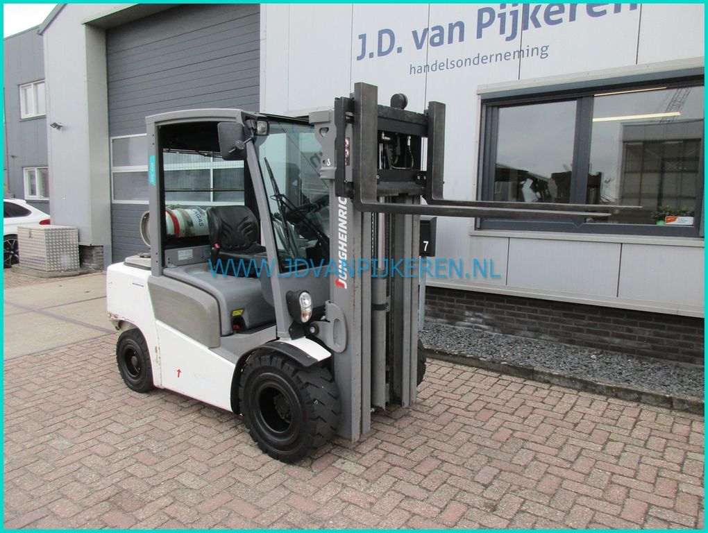 Jungheinrich TFG430 2017 2423uur+triplex4.4m+sideshift+215cmhoog