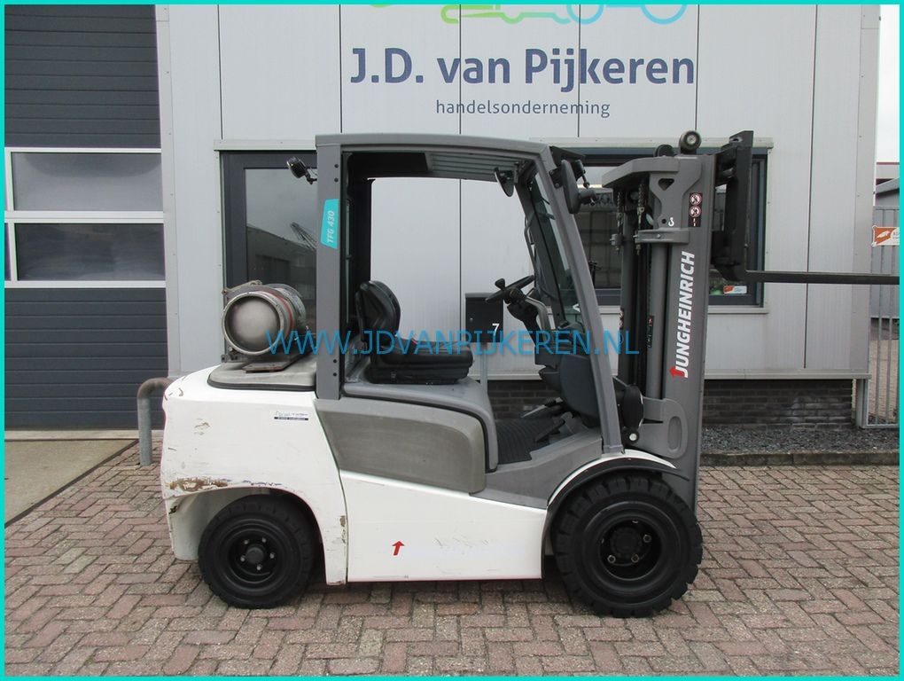 Jungheinrich TFG430 2017 2423uur+triplex4.4m+sideshift+215cmhoog