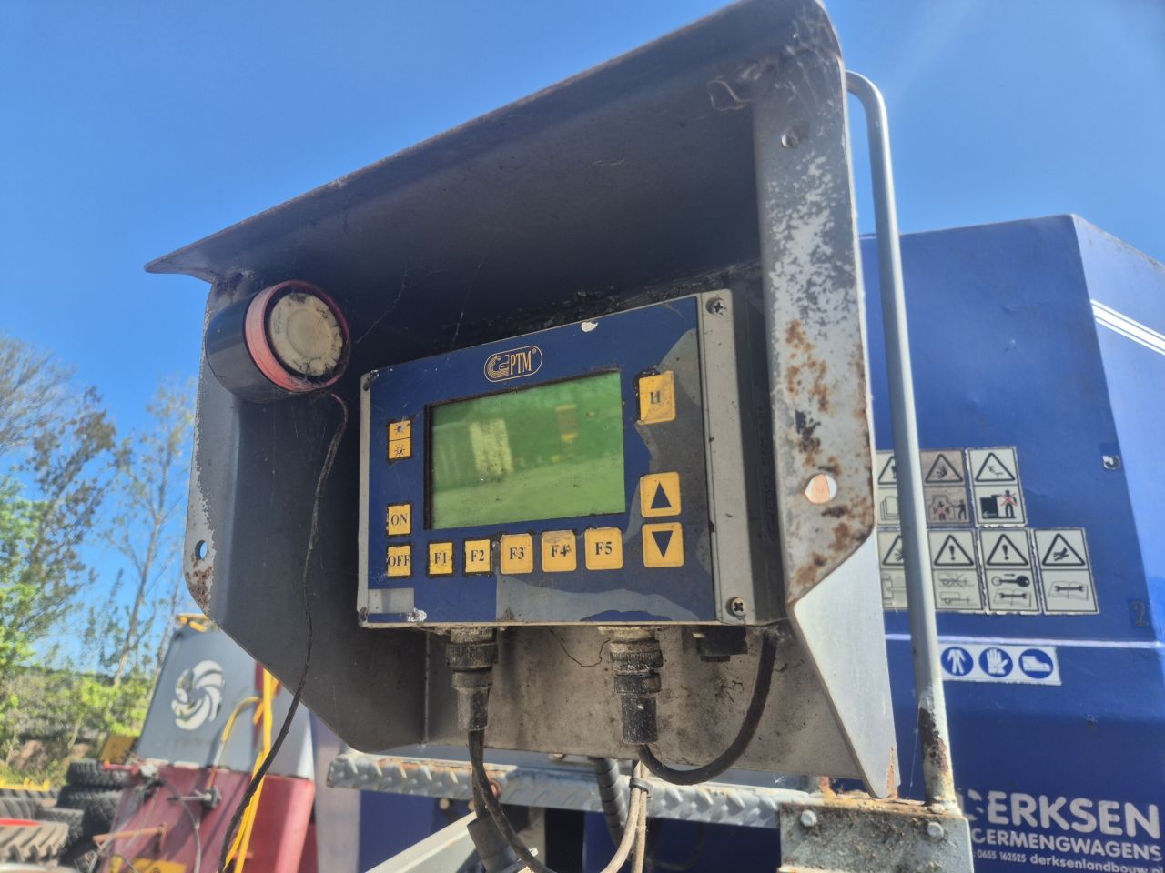 Gebruikte EUROCOMP Dual Mix Super Unifeed voermengwagen